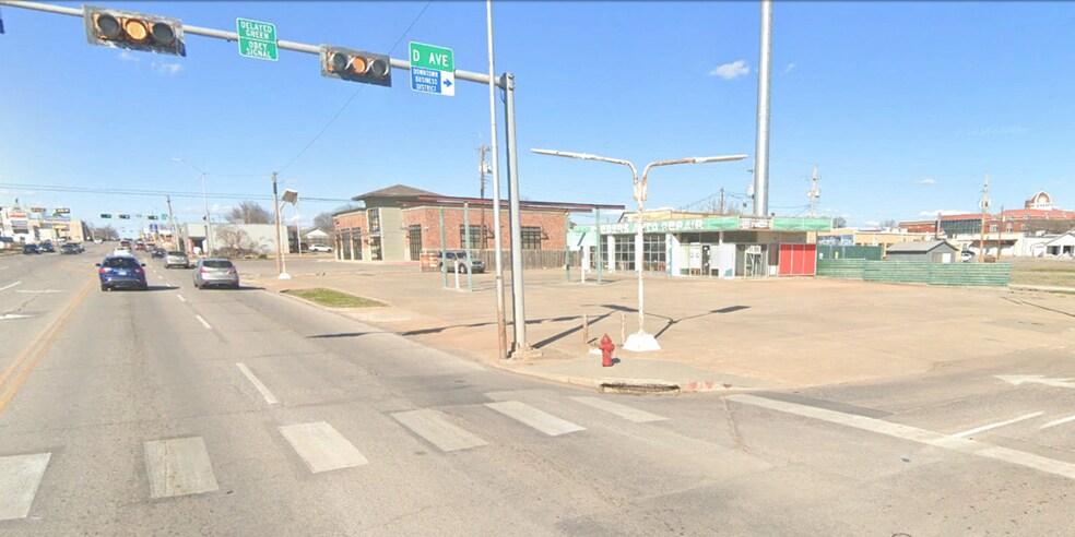 320 SW 11th St, Lawton, OK à vendre - Photo de l’immeuble – Image 3 sur 3