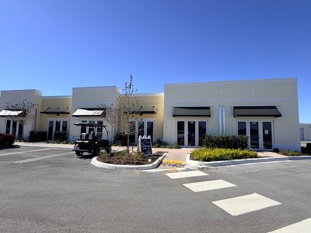 11950 SW Tom Mackie Blvd, Port Saint Lucie, FL à louer - Photo de l’immeuble – Image 3 sur 11