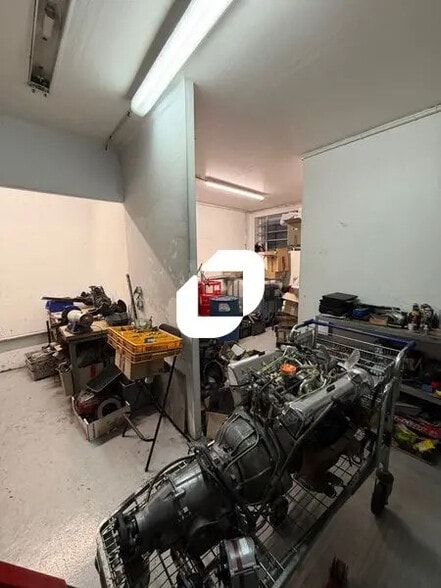 Local d’activités dans Morainvilliers à louer - Photo intérieure – Image 3 sur 6