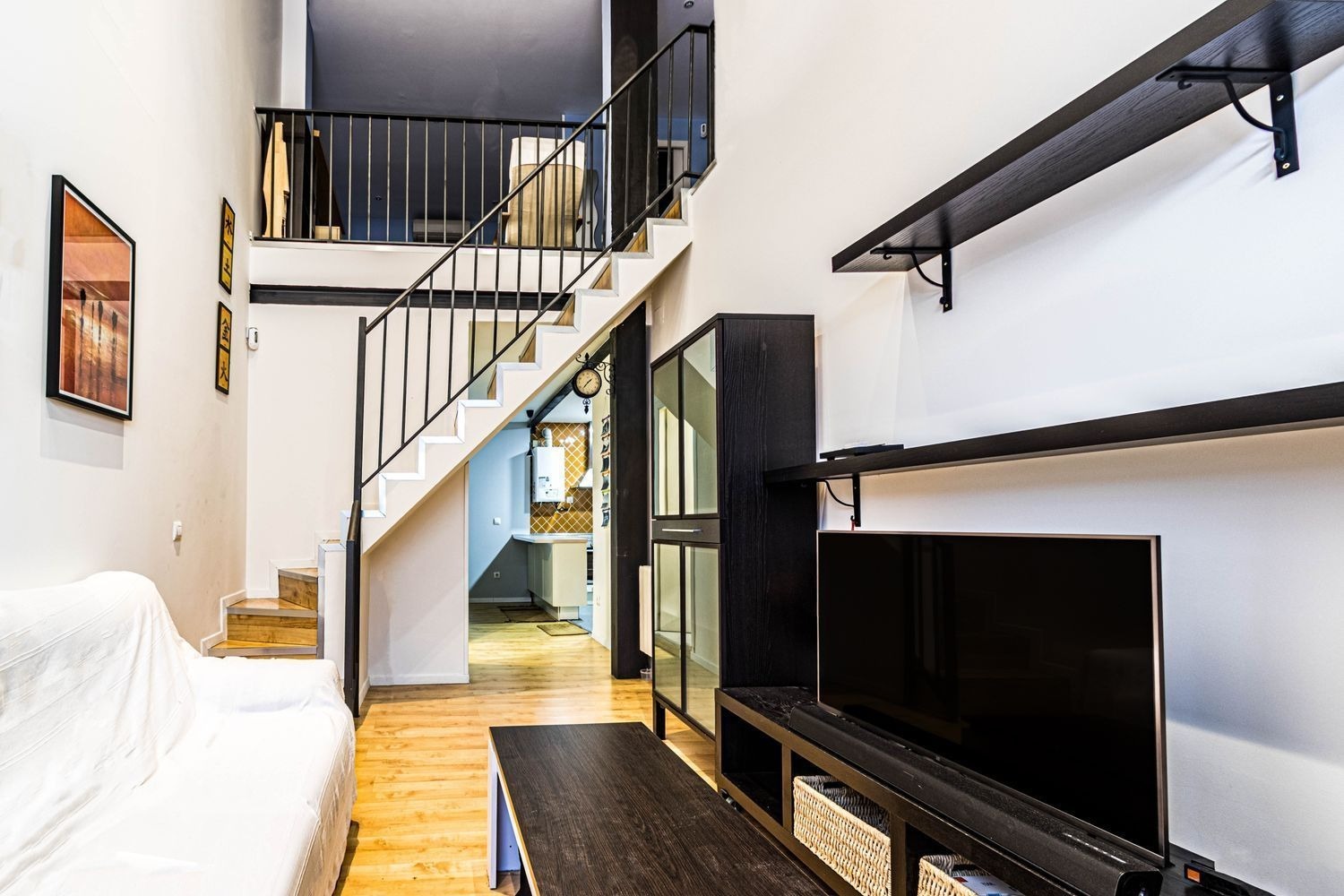 Immeuble residentiel dans Madrid, Madrid à vendre Photo intérieure– Image 1 sur 6