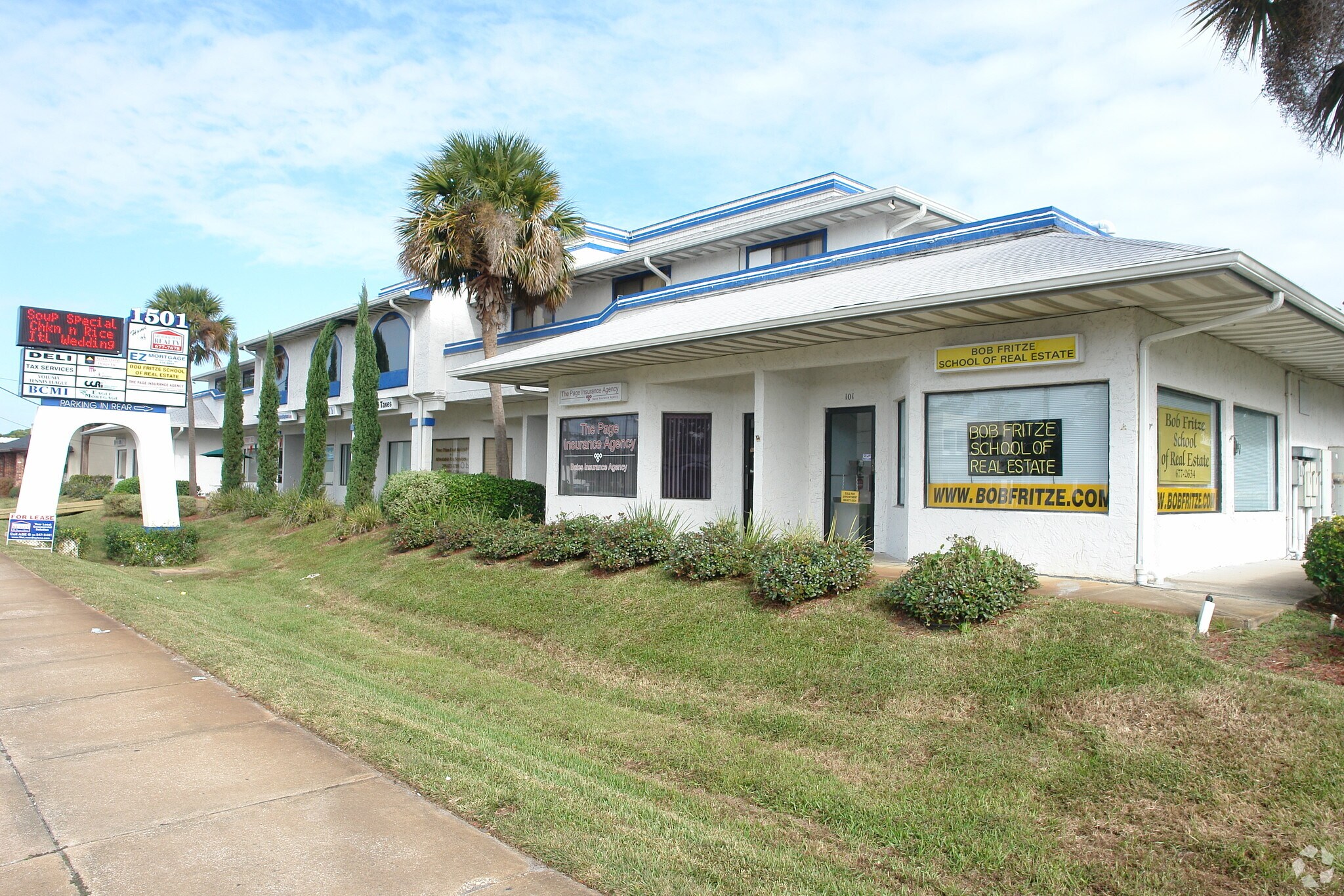 1501 Ridgewood Ave, Daytona Beach, FL à louer Photo principale– Image 1 sur 33