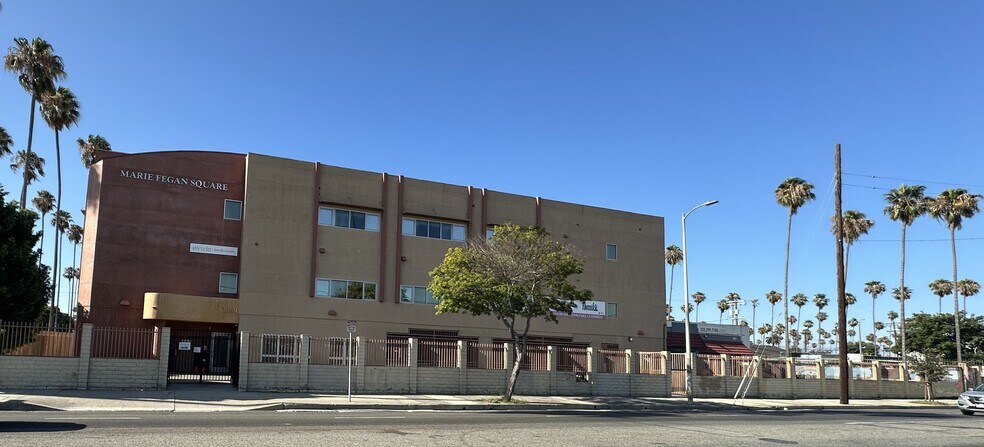 2069 W Slauson Ave, Los Angeles, CA à vendre - Photo de l’immeuble – Image 3 sur 12