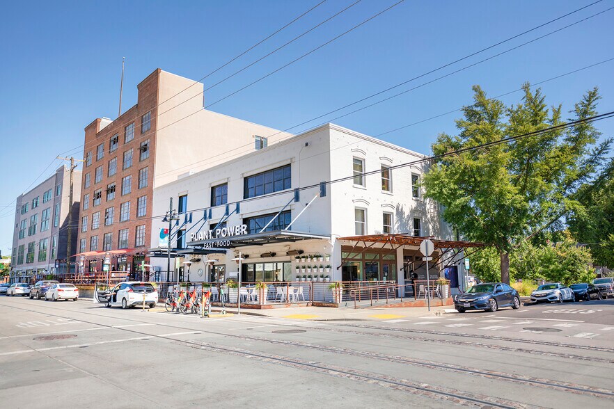 1100 R St, Sacramento, CA à louer - Photo de l’immeuble – Image 2 sur 6