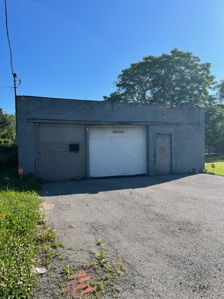 18 Merle St, Rochester, NY à vendre - Photo de l’immeuble – Image 2 sur 4