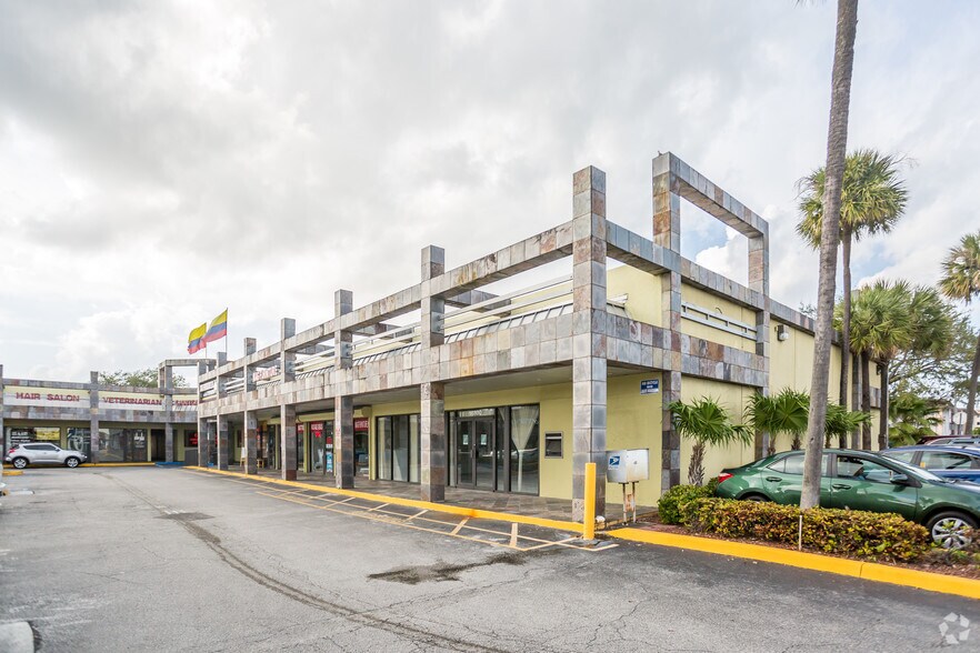 16764-16800 NW 67th Ave, Hialeah, FL à louer - Photo principale – Image 1 sur 4