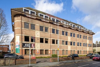 Plus de détails pour 28 Clarendon Rd, Watford - Bureau à louer