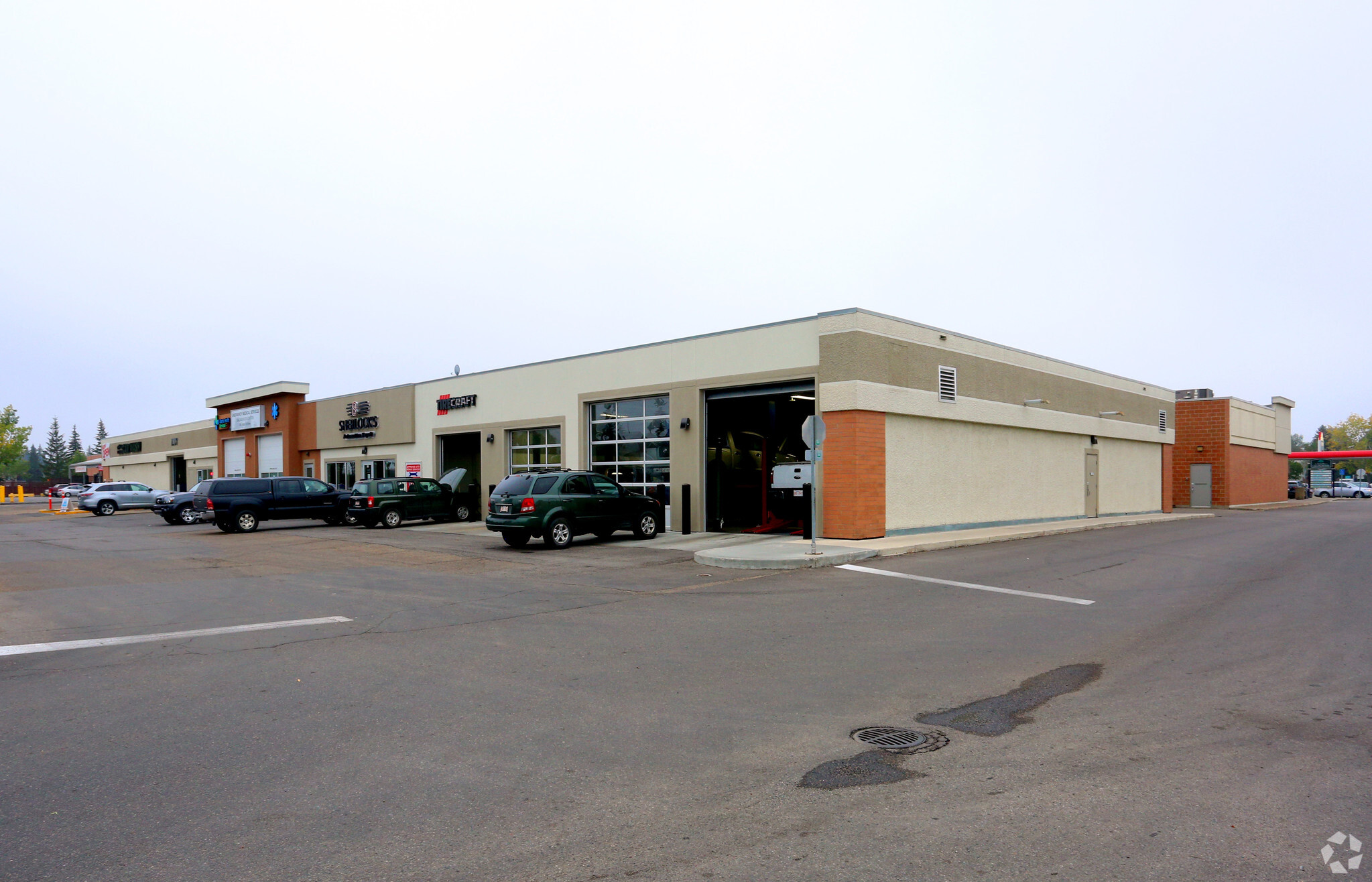 6655 178th St NW, Edmonton, AB à louer Photo de l’immeuble– Image 1 sur 4