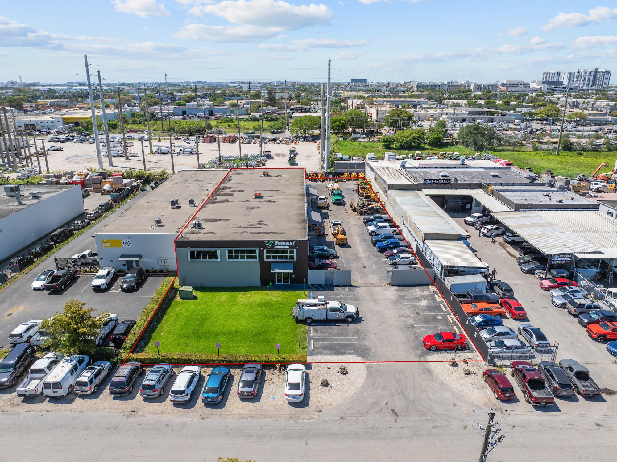 7970 NW 64th St, Miami, FL à louer Photo de l’immeuble– Image 1 sur 14