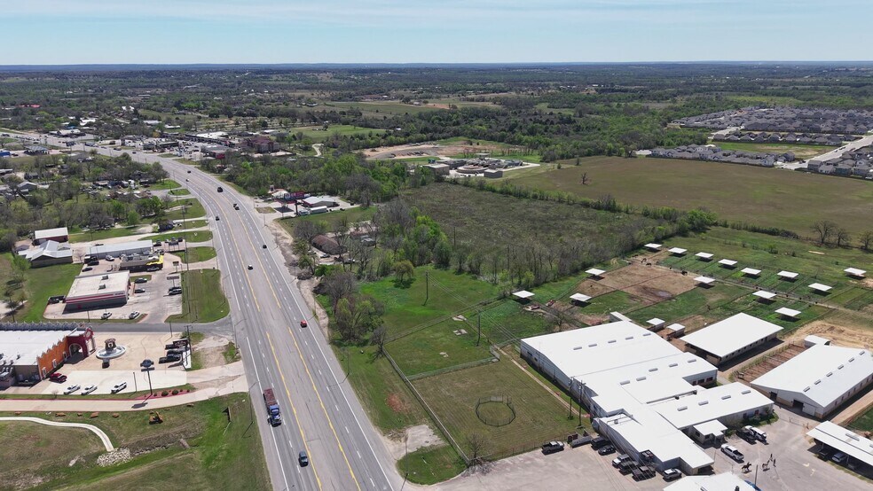 300 W Highway 290 A, Elgin, TX à vendre - Vidéo sur l’annonce professionnelle – Image 2 sur 19