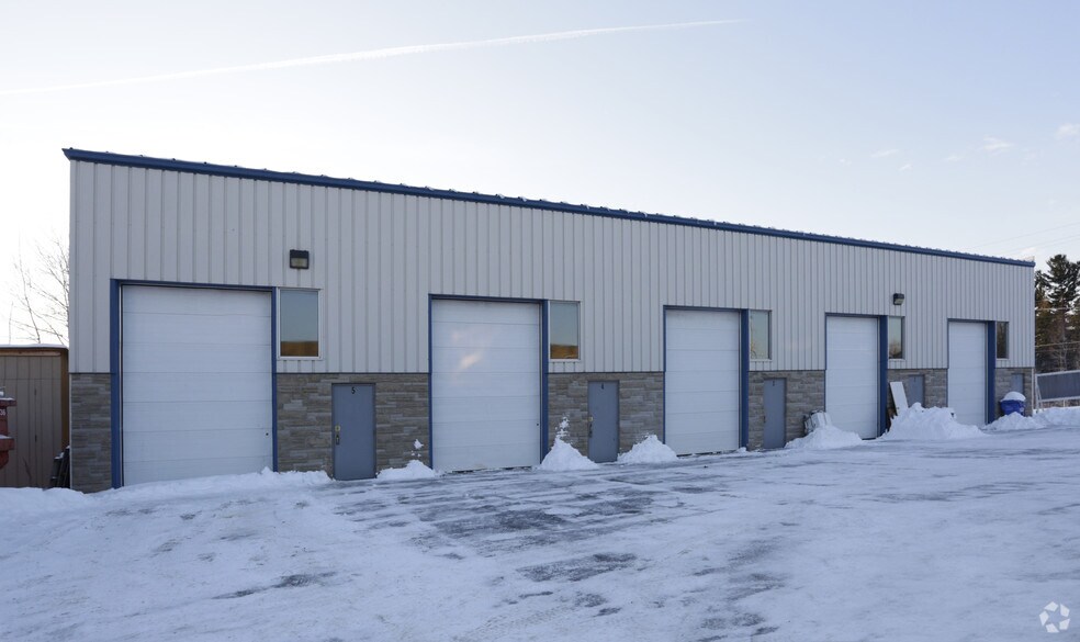 138 Wescar Ln, Ottawa, ON à louer - Photo de l’immeuble – Image 3 sur 3