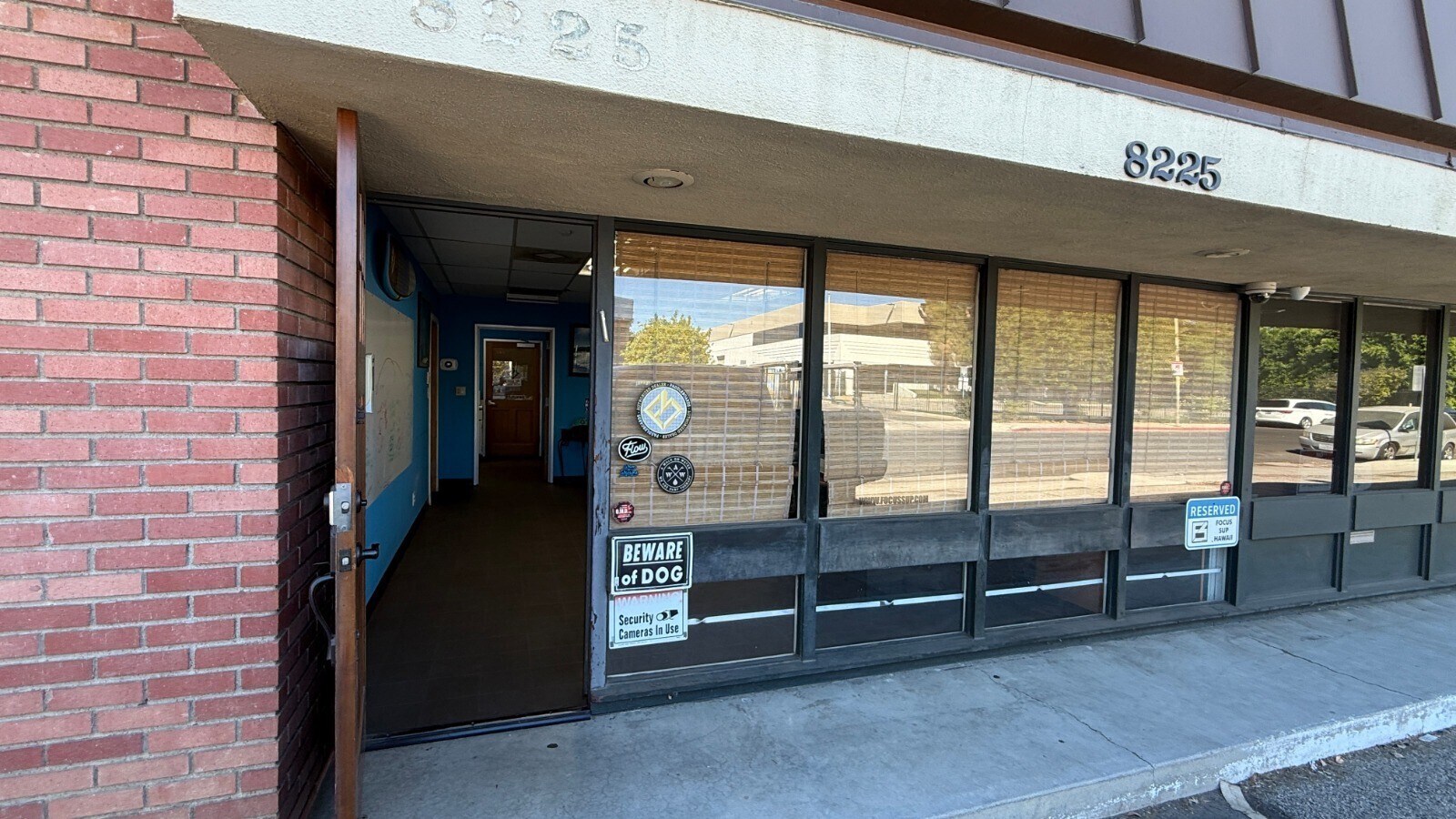 8223-8227 Remmet Ave, Canoga Park, CA à louer Photo principale– Image 1 sur 8