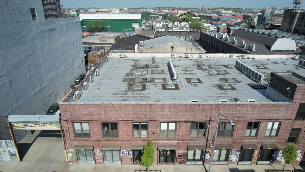 55 Meadow St, Brooklyn, NY à louer - Vidéo sur l’annonce professionnelle – Image 2 sur 51
