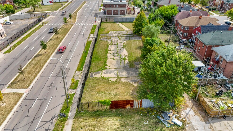 13145 Livernois Ave, Detroit, MI à vendre - Photo de l’immeuble – Image 2 sur 15