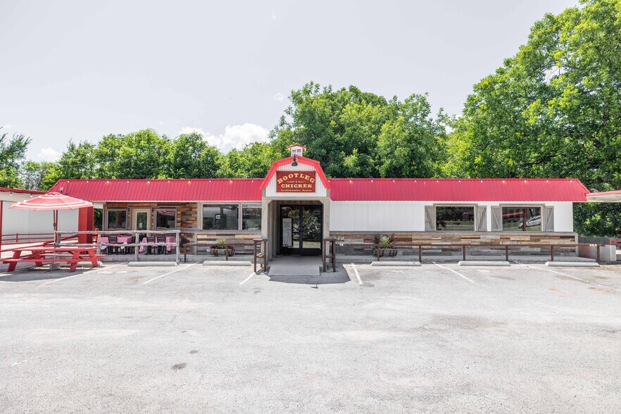 707 N Commercial Dr, Goldthwaite, TX à vendre - Photo de l’immeuble – Image 2 sur 31
