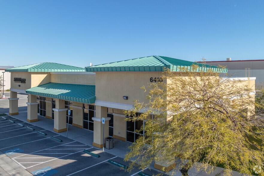 6410 S Tenaya Way, Las Vegas, NV à louer - Photo principale – Image 1 sur 11