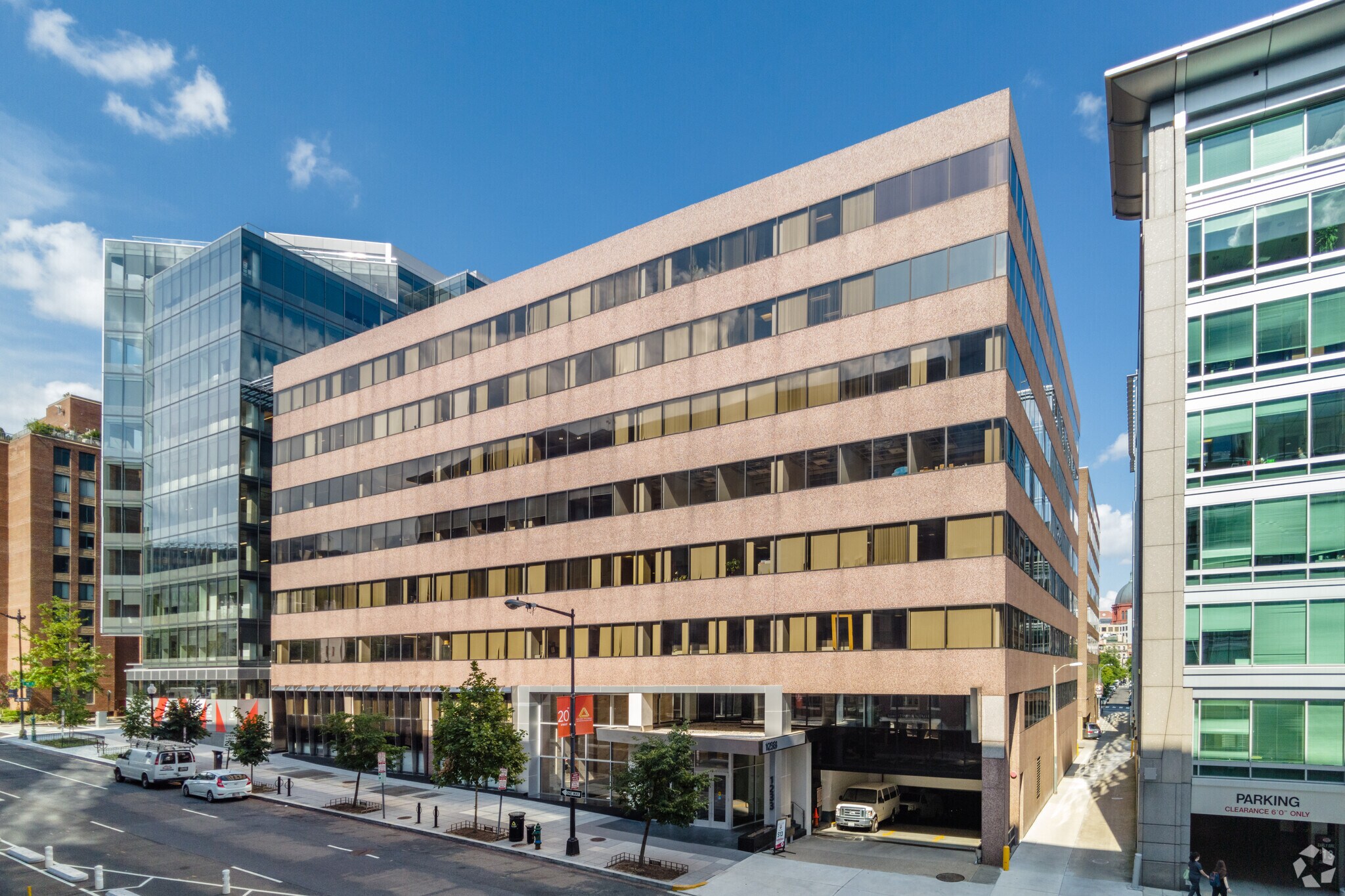 1233 20th St NW, Washington, DC à louer Photo de l’immeuble– Image 1 sur 12