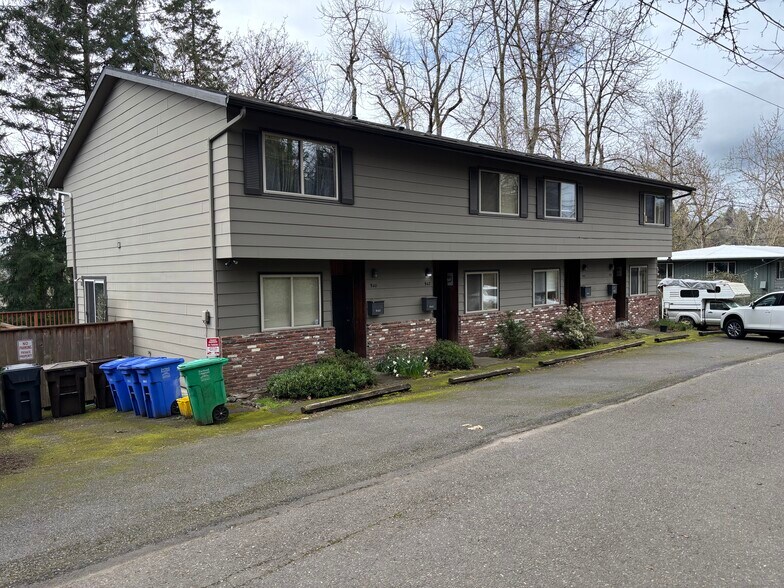 946 SW Caldew Dr, Portland, OR à vendre - Photo de l’immeuble – Image 1 sur 10