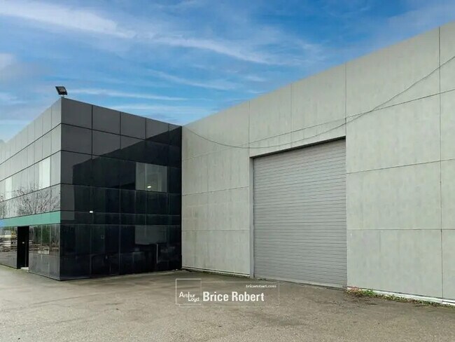 Plus de détails pour Bureau, Local d'activités à louer