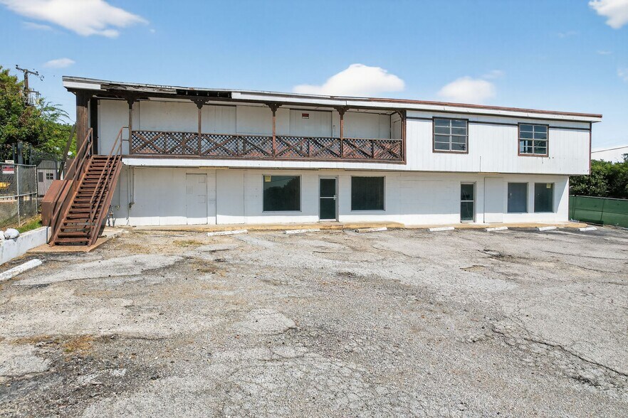 8000 Lifford St, Benbrook, TX à vendre - Photo de l’immeuble – Image 2 sur 15