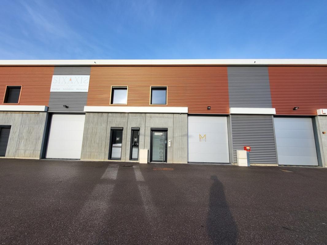 Local d'activités dans Meyzieu à vendre Photo de l’immeuble– Image 1 sur 7