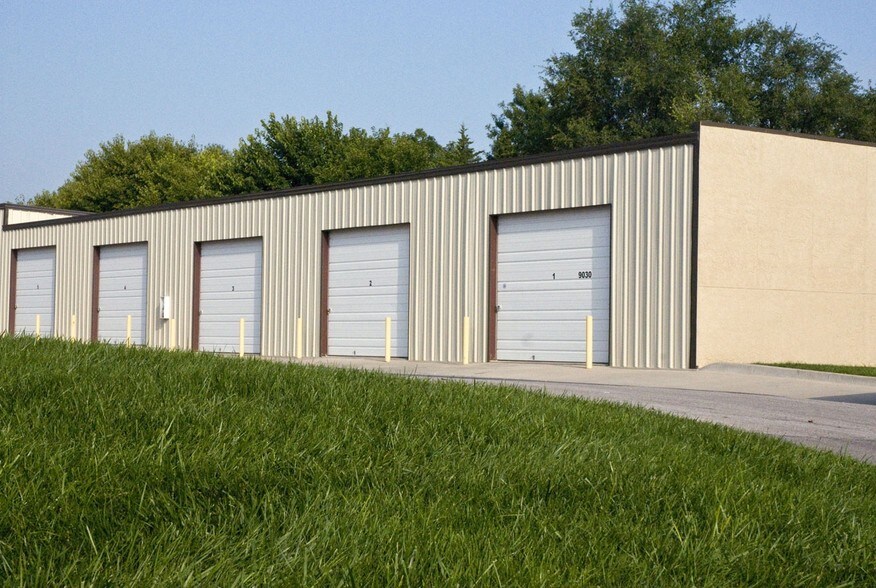 9030 Parkhill Rd, Lenexa, KS à louer - Photo de l’immeuble – Image 3 sur 5