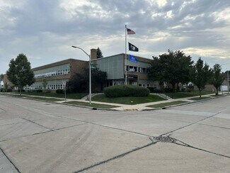 Plus de détails pour 6753 W Rogers St, West Allis, WI - Spécialisé à vendre