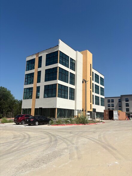 851 N Central, McKinney, TX à vendre - Photo de l’immeuble – Image 3 sur 15