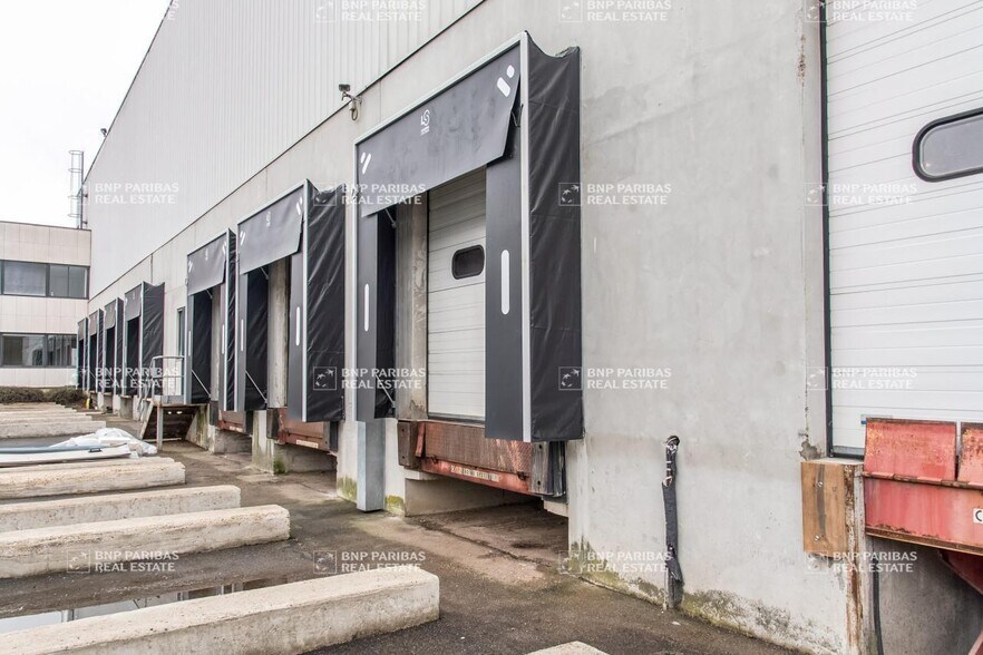 Local d’activités dans Bondoufle à louer - Photo de l’immeuble – Image 1 sur 12