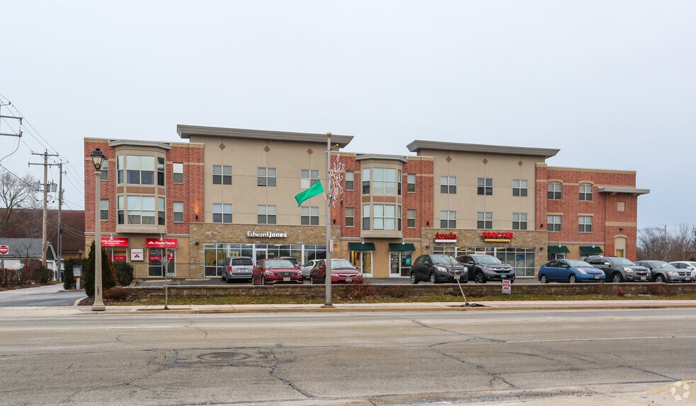 920 Marquette Ave, South Milwaukee, WI à vendre - Photo principale – Image 1 sur 7