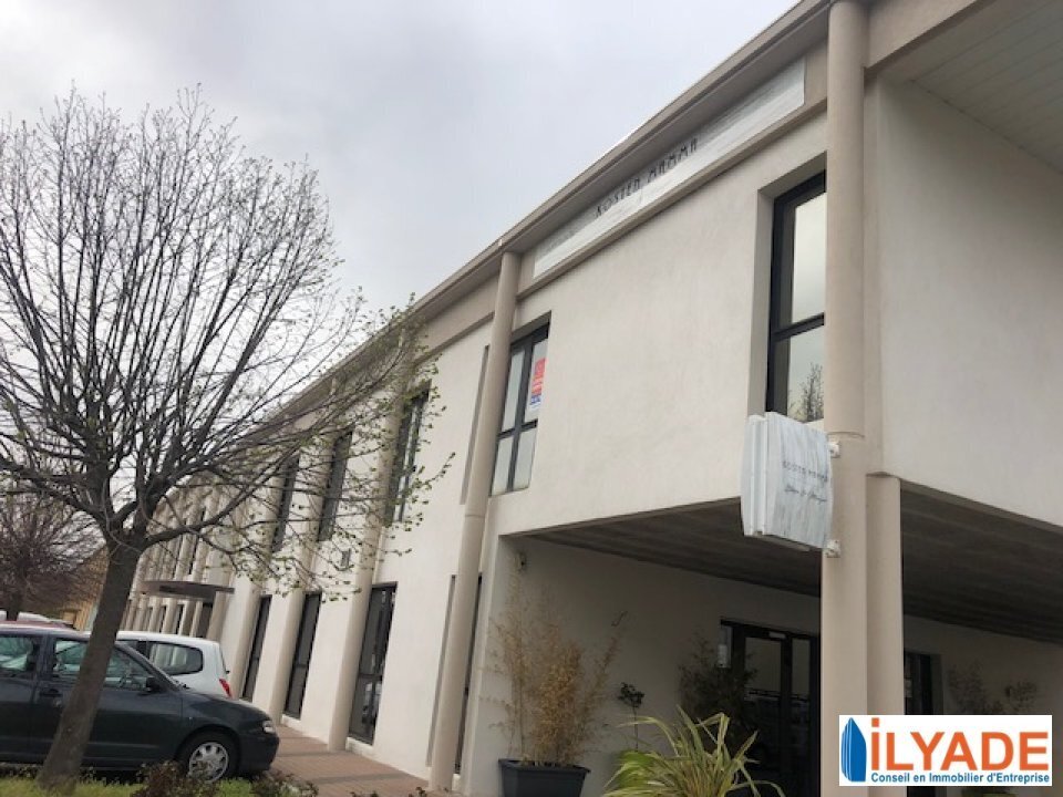1140 Rue André Ampère, Aix-en-Provence à vendre Photo de l’immeuble– Image 1 sur 8