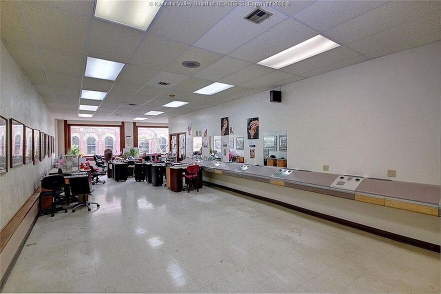 210 Capitol St, Charleston, WV à vendre - Photo intérieure – Image 2 sur 30