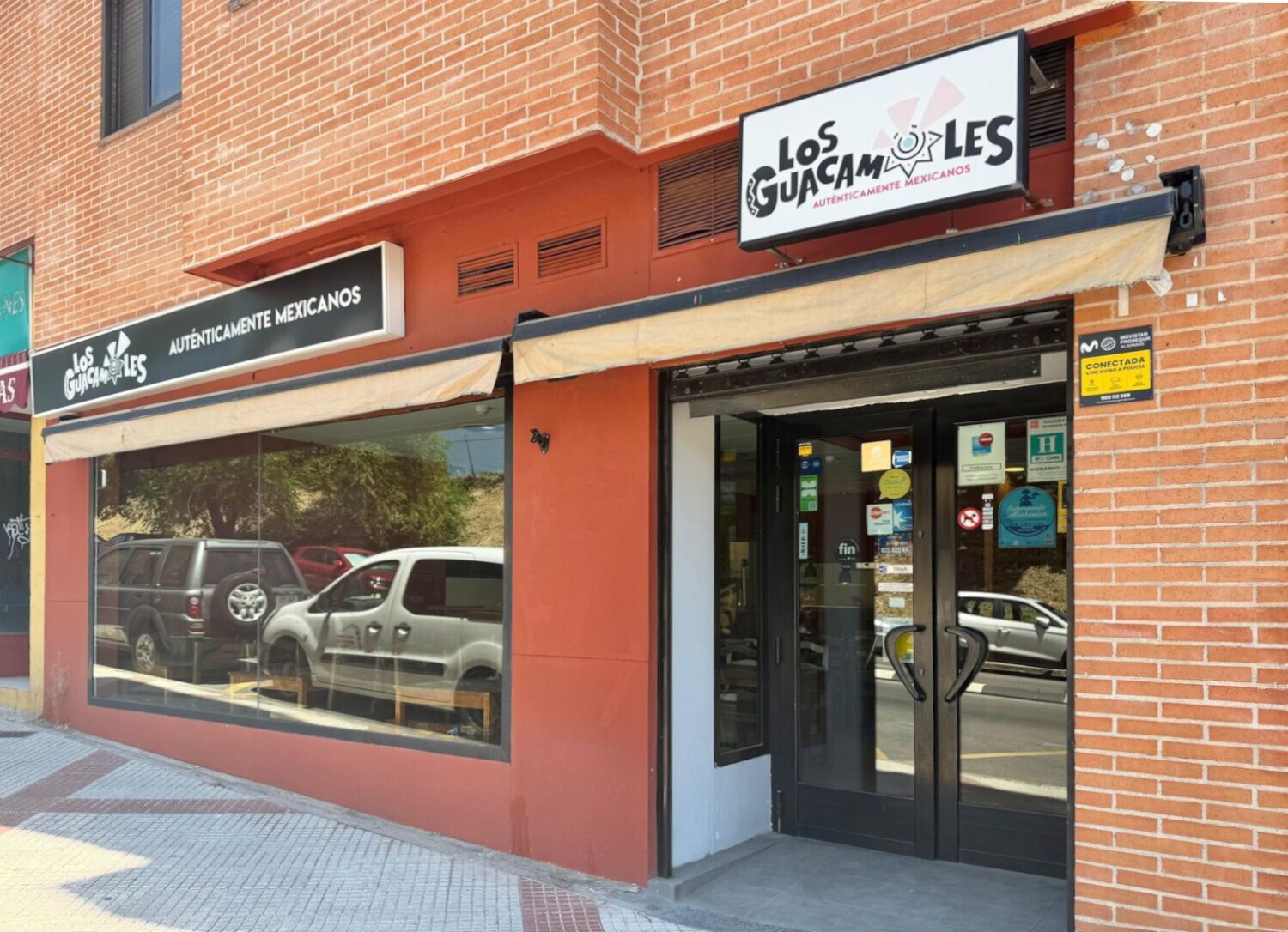 Local commercial dans Alcobendas, Madrid à louer Photo de l’immeuble– Image 1 sur 13