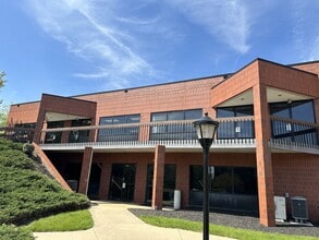 1860 Charter Ln, Lancaster, PA à louer Photo de l’immeuble– Image 2 sur 2