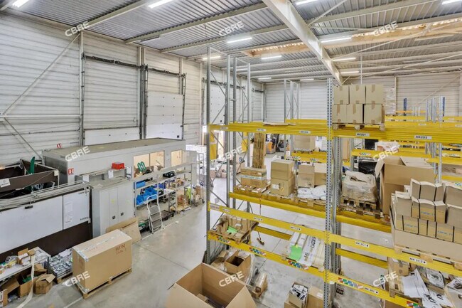 Plus de détails pour Bureau, Industriel/Logistique à louer