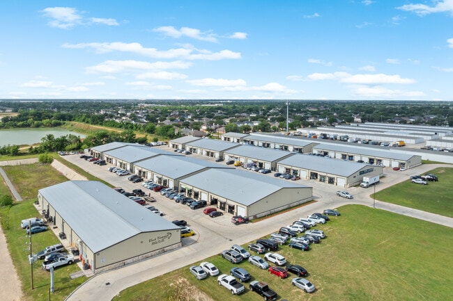 Plus de détails pour 19005 FM 529, Cypress, TX - Local d'activités à louer