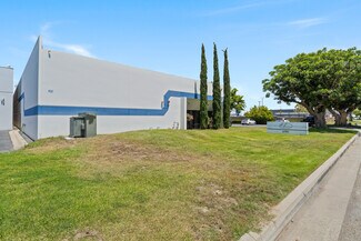 Plus de détails pour 3701 W Carriage Dr, Santa Ana, CA - Industriel/Logistique à louer