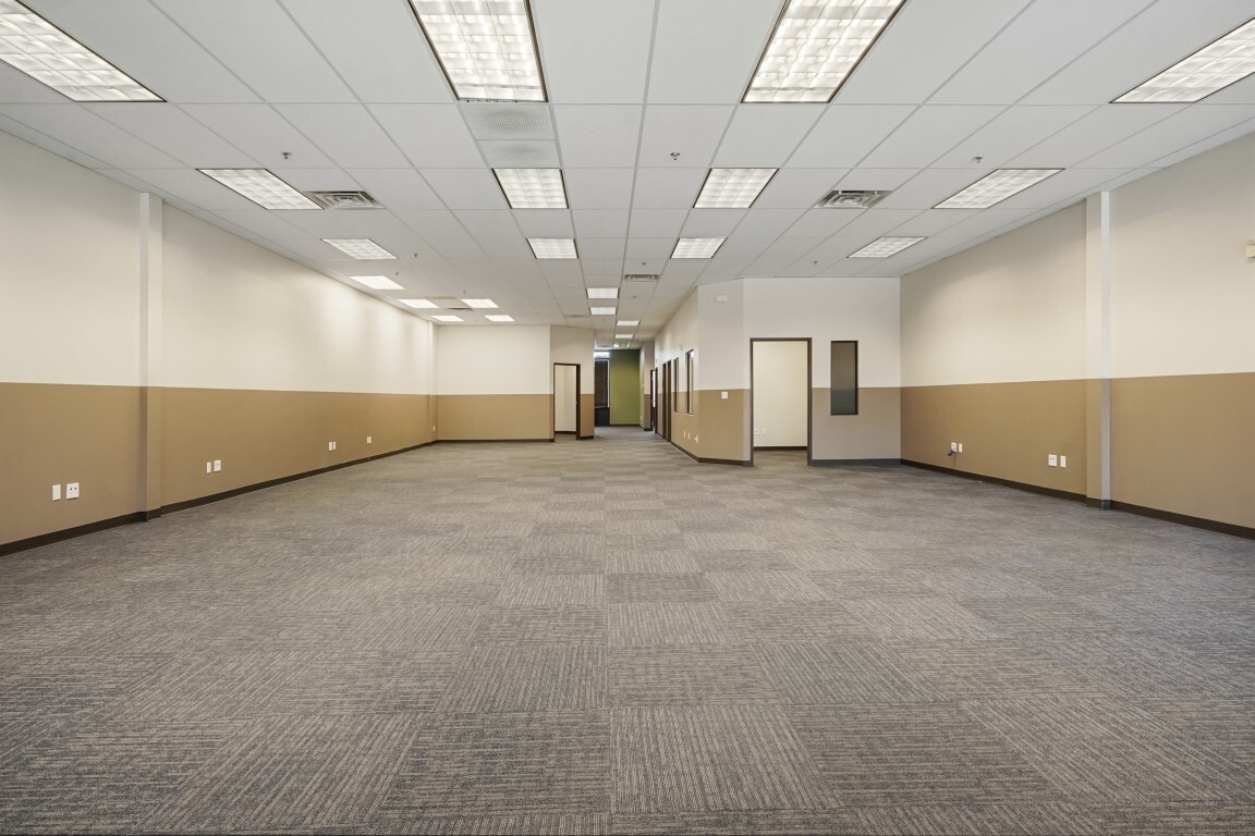 10875 Dover St, Westminster, CO 80021 - Lot 300/400 - - Photo intérieure - Image 1 of 22