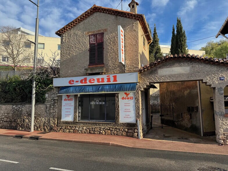 196 Avenue De Grasse, Cannes à louer - Photo de l’immeuble – Image 2 sur 6