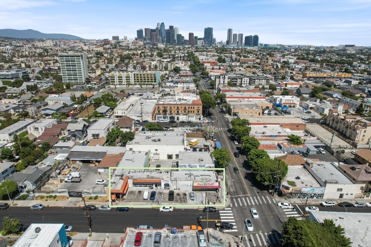 2599 W Pico Blvd, Los Angeles, CA à louer Photo principale– Image 1 sur 14