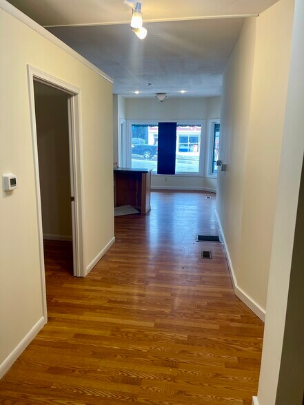 25 E Genesee St, Auburn, NY à louer - Photo de l’immeuble – Image 3 sur 9