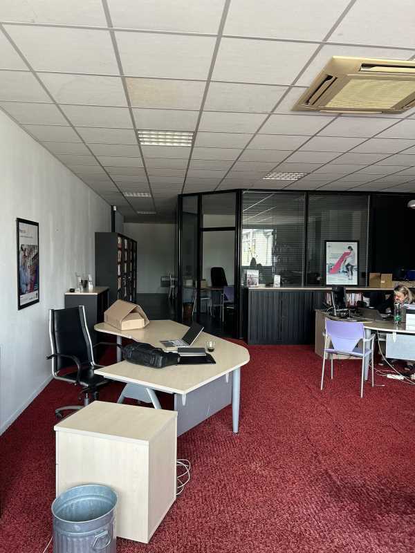 Bureau dans Bihorel à vendre Photo intérieure– Image 1 sur 3