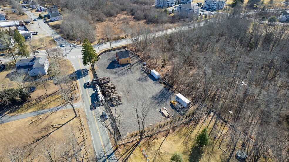 347 East St, West Bridgewater, MA à louer - Photo principale – Image 1 sur 22
