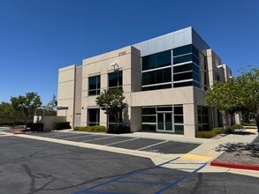 27383 Via Industria, Temecula, CA à vendre Photo intérieure– Image 1 sur 24