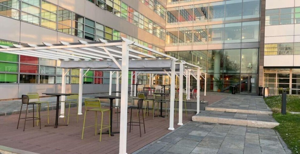 2-4 Rue Des Martinets, Rueil-Malmaison à louer - Photo de l’immeuble – Image 3 sur 17