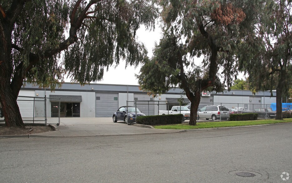 23000 Connecticut St, Hayward, CA à louer - Photo de l’immeuble – Image 3 sur 9