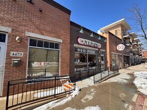 4473-4479 N Oakland Ave, Shorewood, WI à louer Photo de l’immeuble– Image 2 sur 4