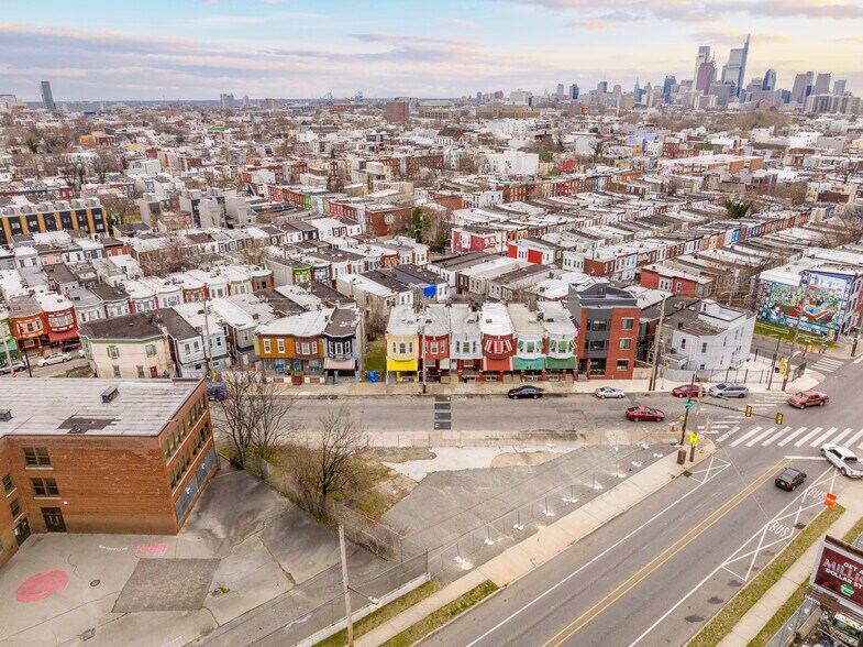 2839 W Glenwood Ave, Philadelphia, PA à louer - Photo de l’immeuble – Image 2 sur 16