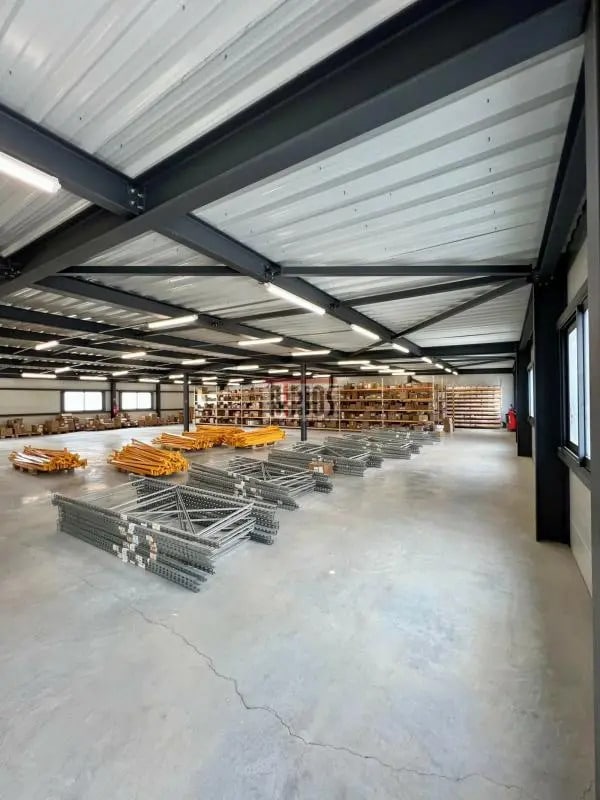 Plus de détails pour Industriel/Logistique à louer