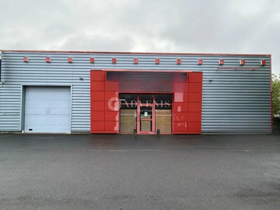 Local commercial dans Olivet à louer Photo de l’immeuble– Image 1 sur 13