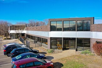 Plus de détails pour 6701 Parkway Cir, Brooklyn Center, MN - Local d'activités à louer